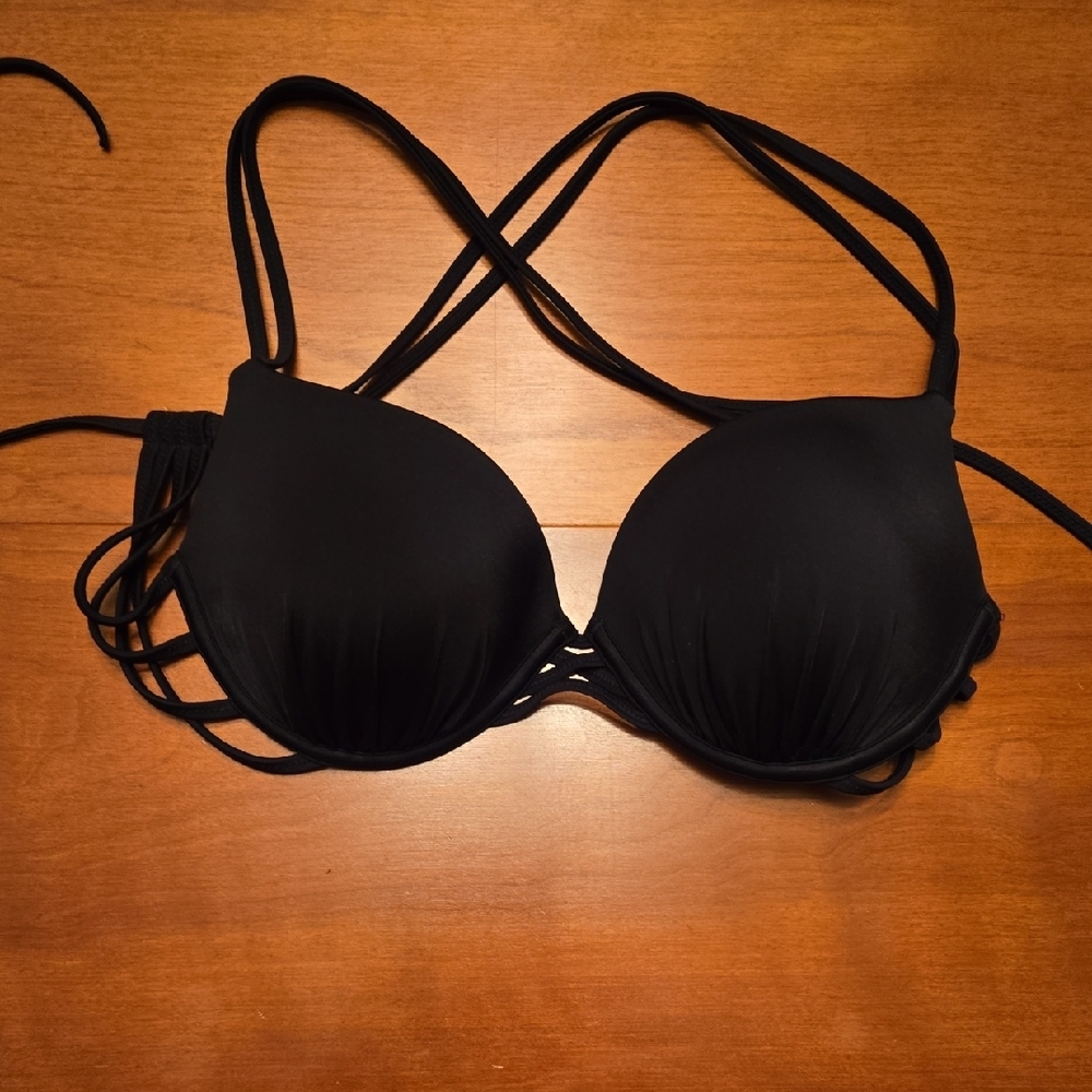 Shade & Shore Elegant Black Bikini Top